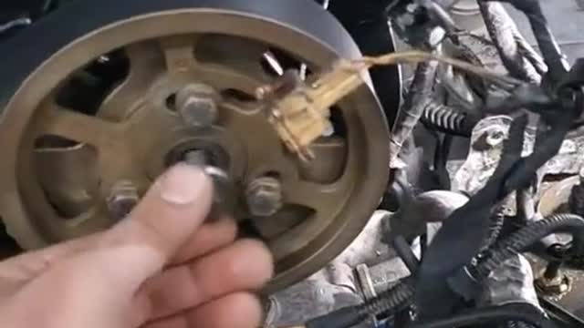 The belt gear screw is broken