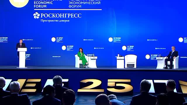 Putin: It’s Suicidal to Invest in Foreign Currencies