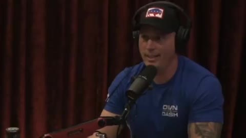 Joe Rogan and retired United States Marine Dakota Meyer