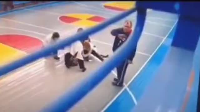 16-year-old teenager collapses and dies in physical education class