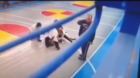 16-year-old teenager collapses and dies in physical education class