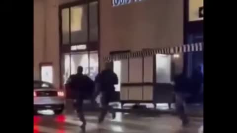 The United States is now "zero yuan purchase"! LV store looted in San Francisco