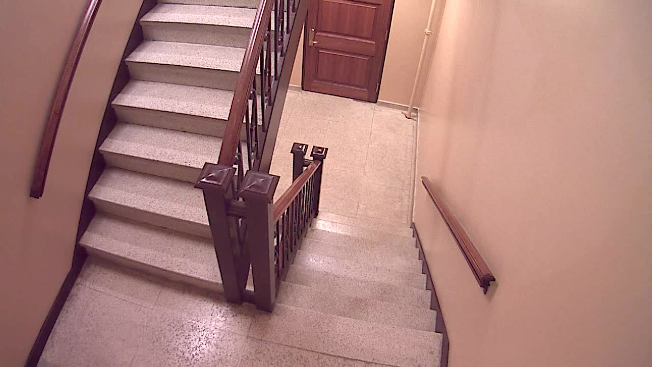 0455USCH03H405Stairwell_2021-01-05_02h00min01s523ms.mp4
