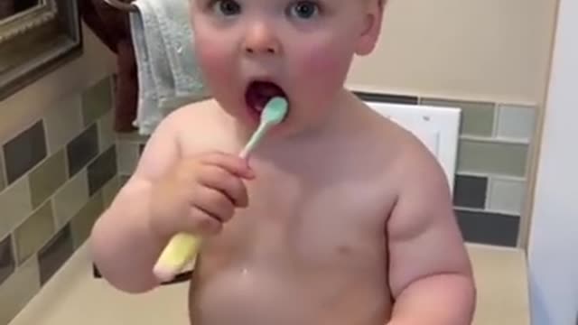 Cute Baby try not to smile Challenge (1)