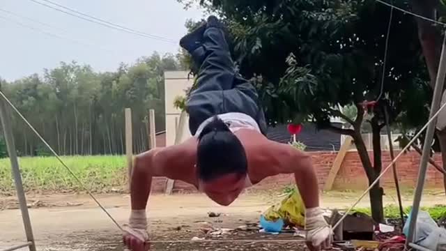 Handstand on a string;#tk#fyp@tiktok @manutd @shafar_sjc @keyondre