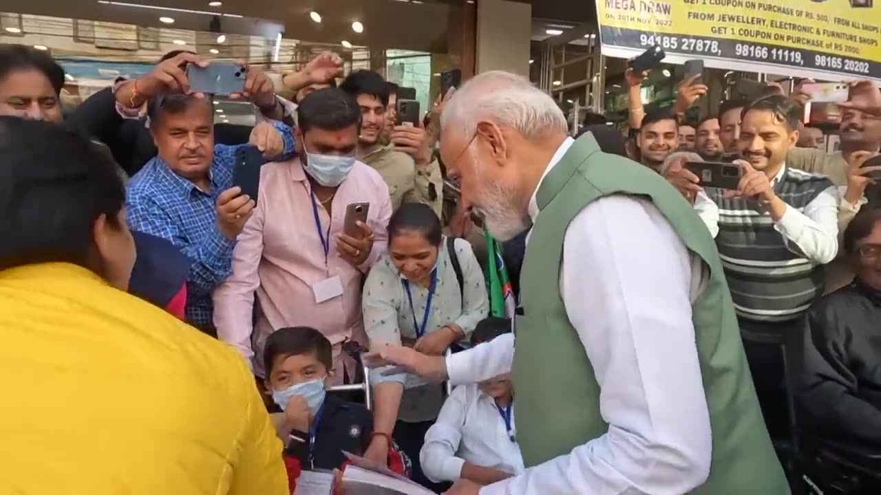 Tera byaas mein pahunche Narendra Modi Desh ke pradhanmantri