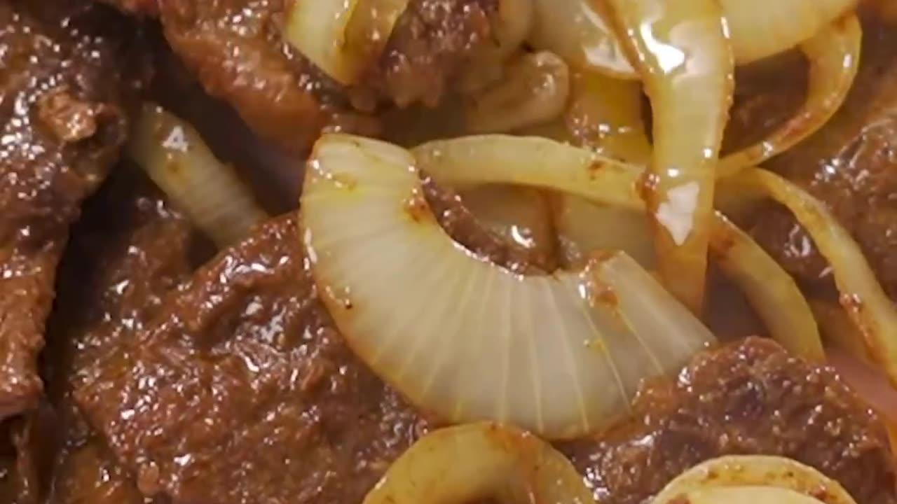 126-Bife na panela de pressão com cebola, alho, azeite e paprica.