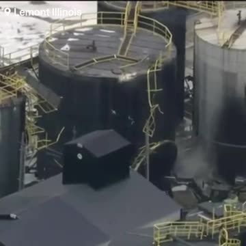 fatalities in injuries have been reported after an oil refinery exploded 📌#Lemont | #Illinois