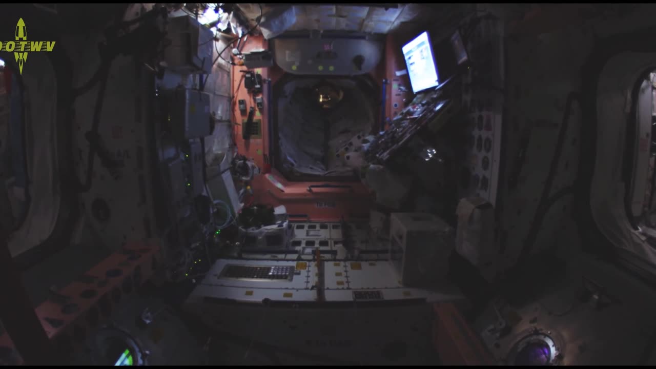 Take a captivating journey through the Space Station with a 4K (Ultra HD) fisheye fly-through.