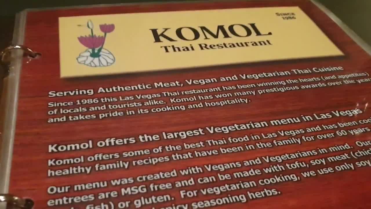 Komol Thai Restaurant LAS VEGAS - 1 Minute Vegan Food Review