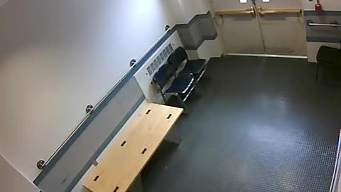 1657HQOB02PrisonerProcessingLobby_2021-01-06_09h40min00s497ms.mp4