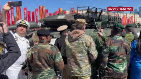 Leaders come to see the war trophies in Red Square