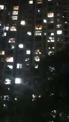So Sad!! Citizens in Shanghai Protest from inside apartment and can’t come out !!!
