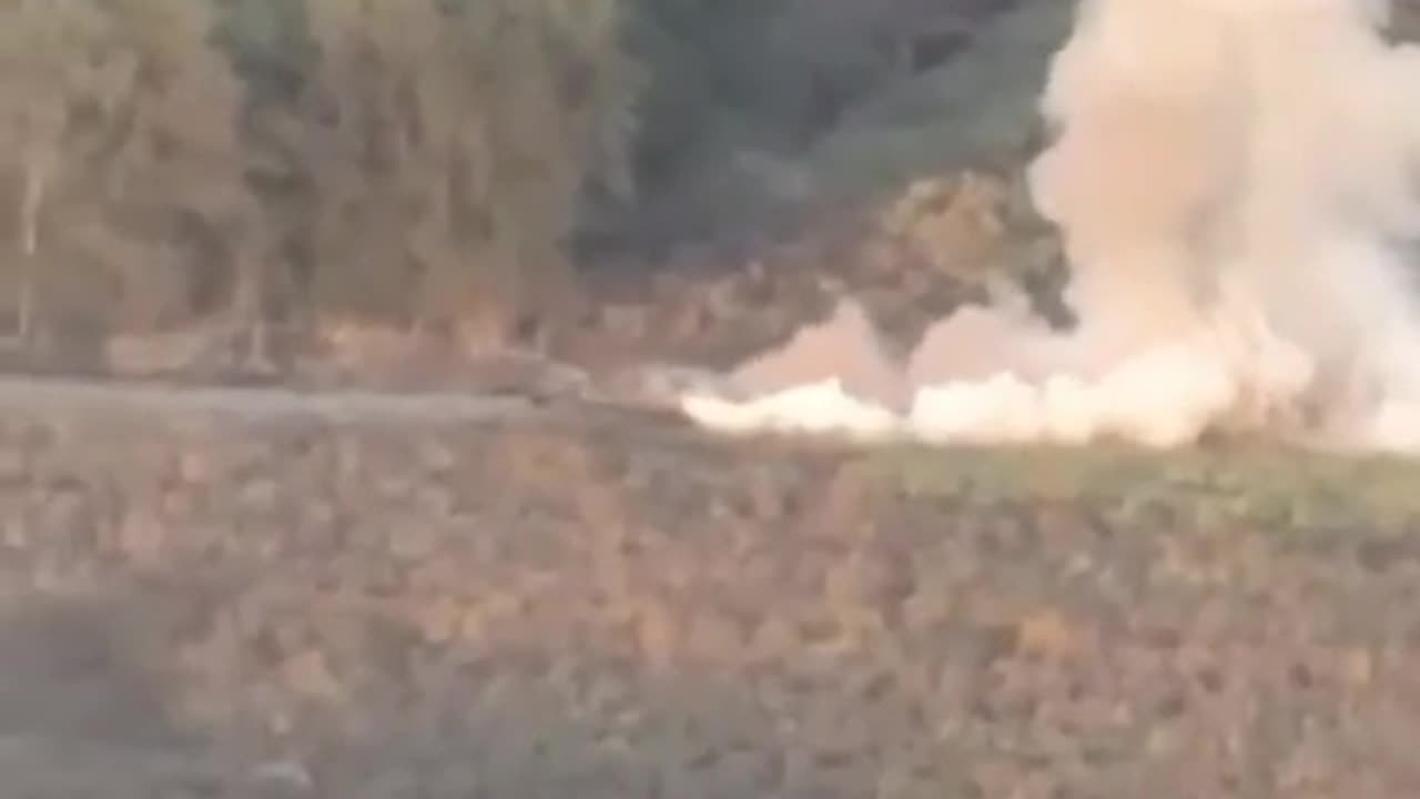 🔥 Ukraine Russia War | Russian Tank's Smoke Cover Fails to Prevent Hit by Ukrainian Weapon | RCF