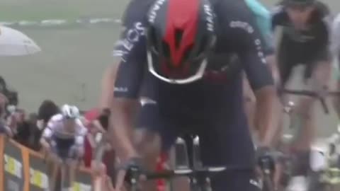 How to drop your rivals by Egan Bernal