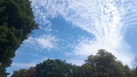 Himmel in Berlin am 30.07.2024 um 13:09 Uhr