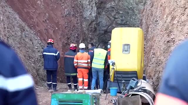 Moroccan rescuers get close to boy trapped in well