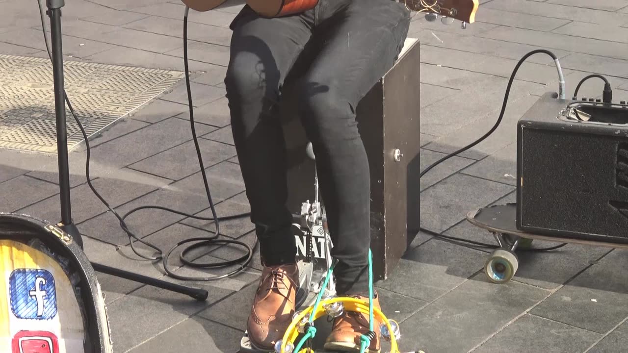 Murdo Mitchell Busking in London 2017