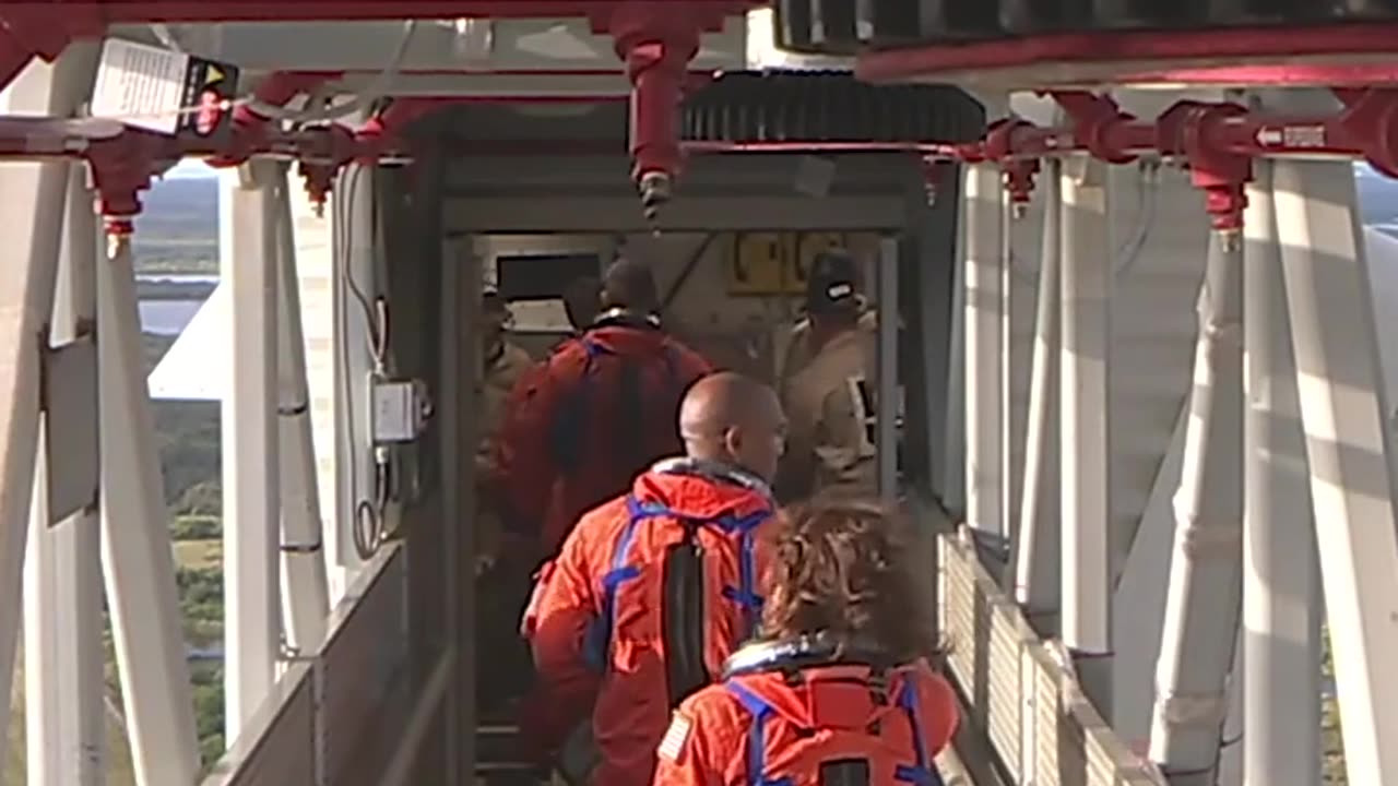 Artmine astronauts launch