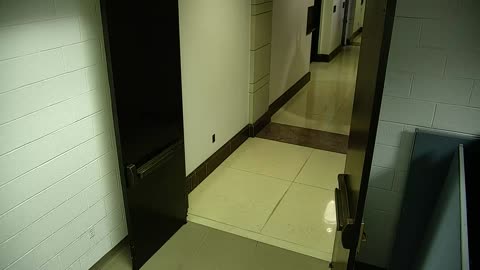 7046CVCLLElevator#3Lobby_2021-01-05_02h00min01s540ms.mp4