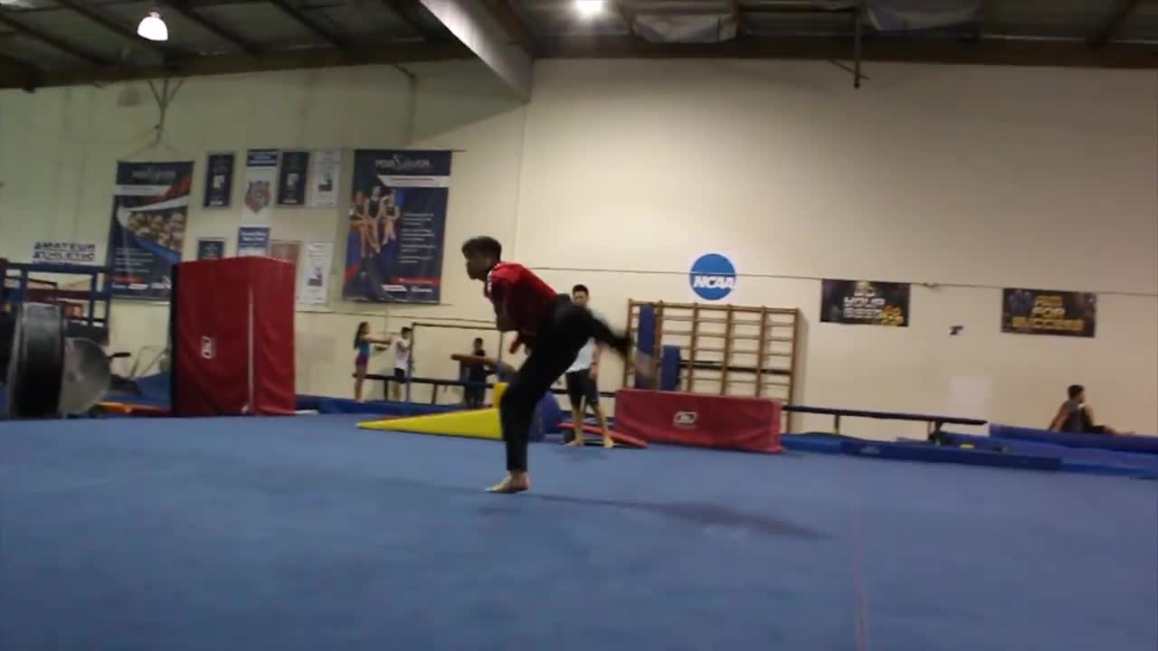 MARTIAL ARTS TRICKING ACROBATICS FLIPPING TRAINING GYM SESSION