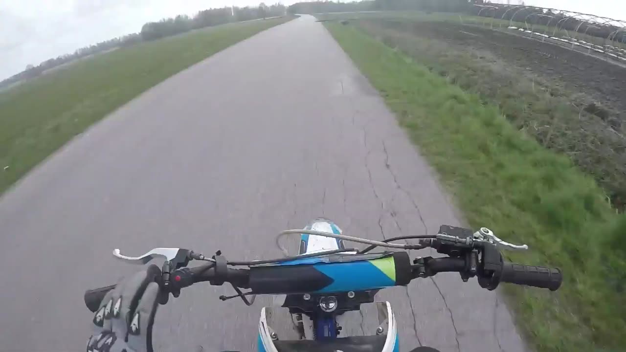 CAŁKIEM DALEKO POLECIAŁEM