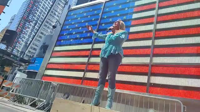 6.5.2022 LIVE nyc times square with meri crouley bringing church to Manhattan apres covid closures