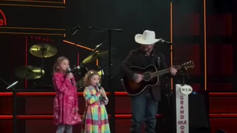 Cody Johnson daughters onstage