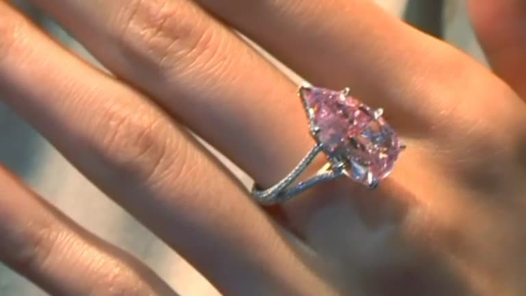 Pink diamond sets new world record at auction