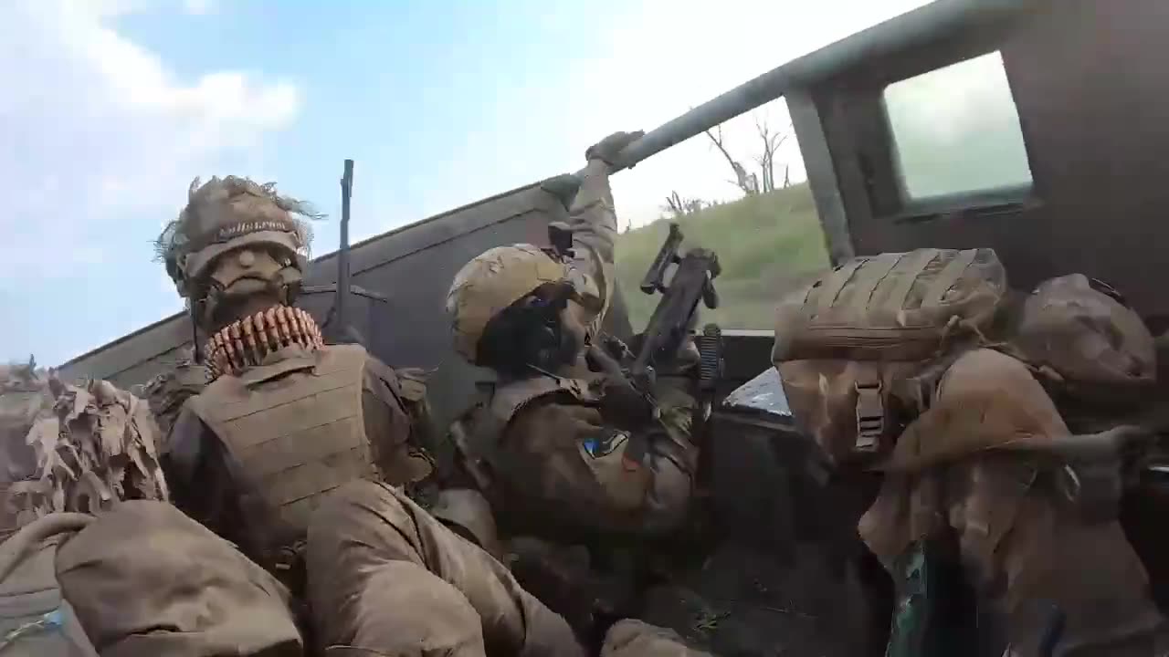 Aggressive assault on Russian positions by American volunteers 🇺🇸🇺🇦