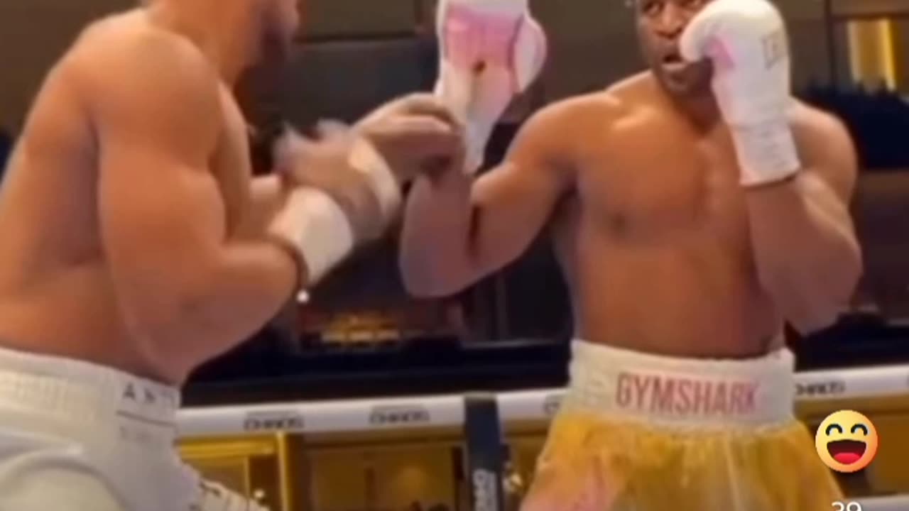 Anthony Joshua VS Francis phantom punch to win the title must see