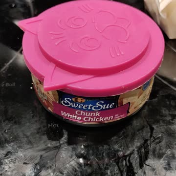 Eating Sweet Sue Chunk White Chicken, Dbn, MI, 8/13/23