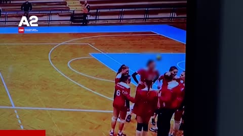 Dhunë në Volej U-18 mes Korçës e Dinamos, trajneri godet me shuplakë lojtaren