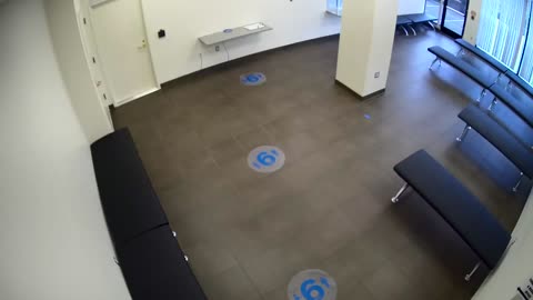 8030FCOB01128BadgingWaitingArea_2021-01-06_10h40min00s793ms.mp4