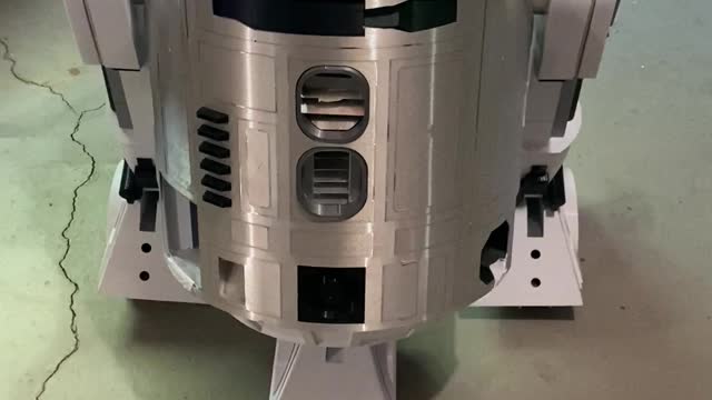 R2 Back on His Feet