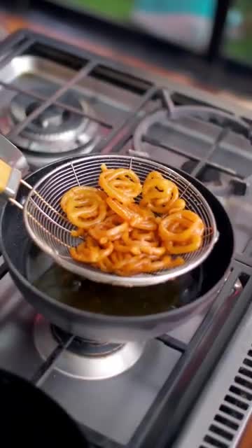 Instant Jalebi Recipe!😍|| @chefsanjyot #foodtiktok #food #homemade #indianrecipes