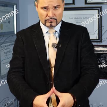 ¡Gestos con las manos de negocios! Éste significa "El campanario bajo".