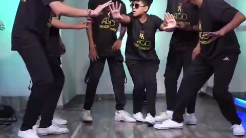 Kala Chashma dance cover - best dancing boys.