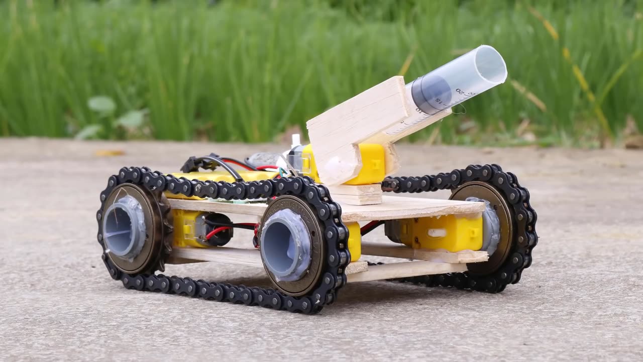 DIY RC : How to make a Simple RC Tank