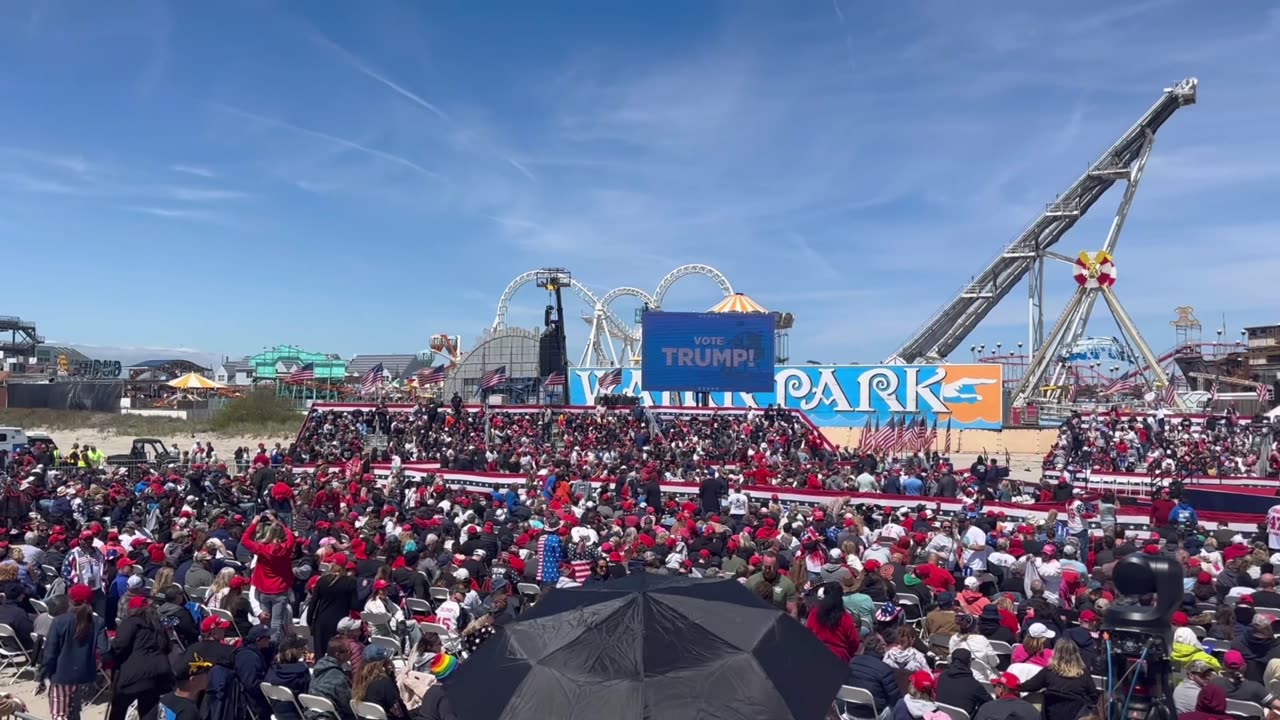 MASSIVE Trump Crowd in Wildwood, NJ