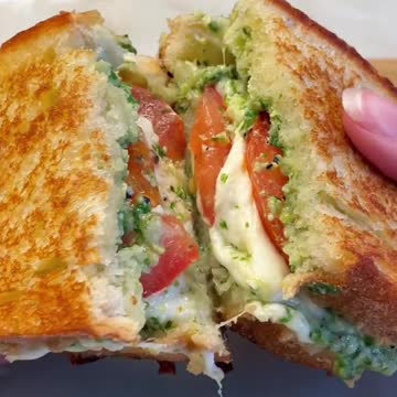 super yummy BOOM breakfast sandwich🔥