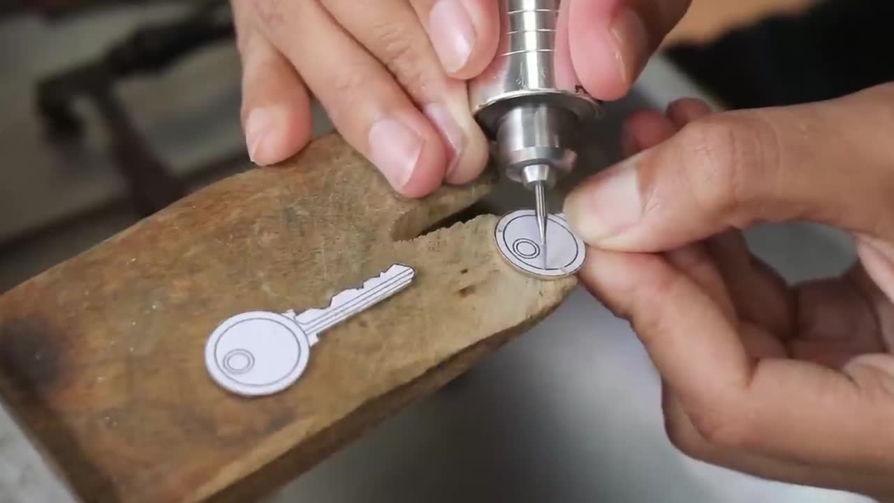 make a small knife pendant