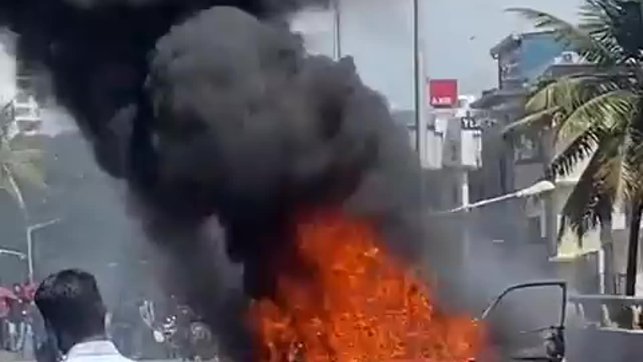 Bengaluru Electric Car๐ Fire Incident? ๐ฅ