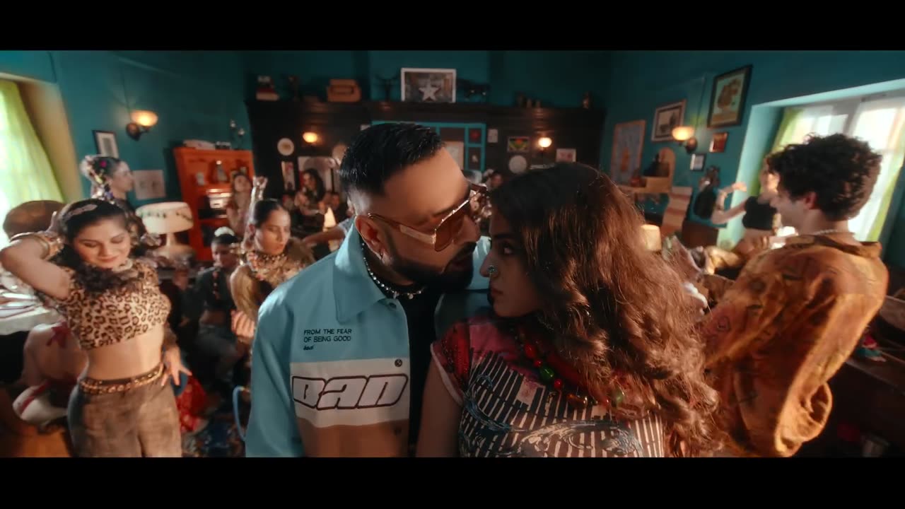 Badshah - Gone Girl (लड़की ख़राब) _ Official Music Video _ Payal Dev _ Sakshi Vaidya