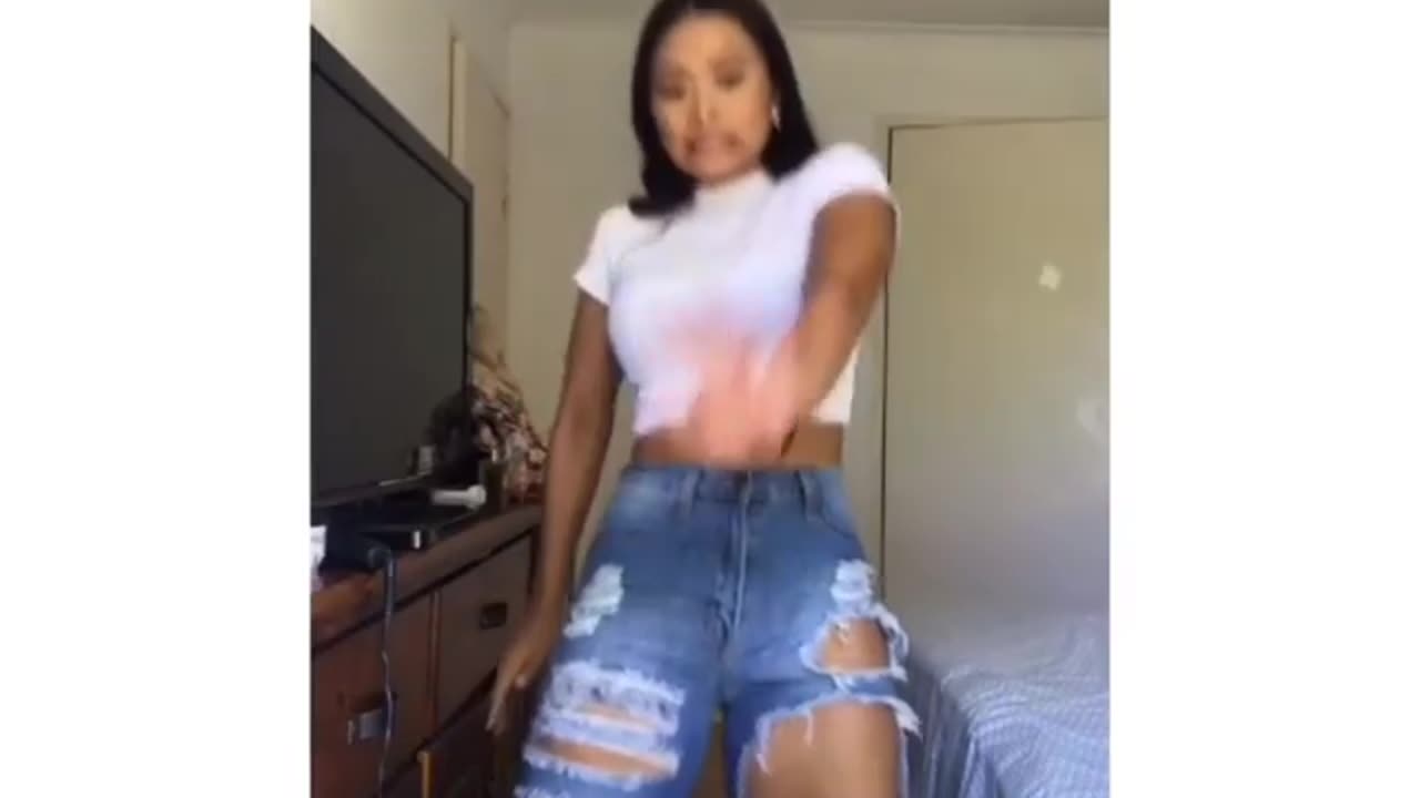 Asian Girl Can Move (Sexy Dance)