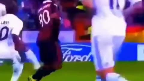 #football 🔥🔥🥶😱#skills Ronaldinho #ronaldinho #ronaldo