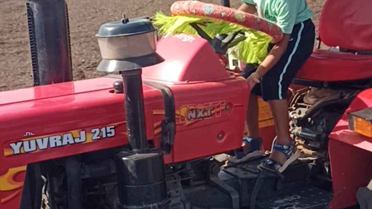 Drive tractor