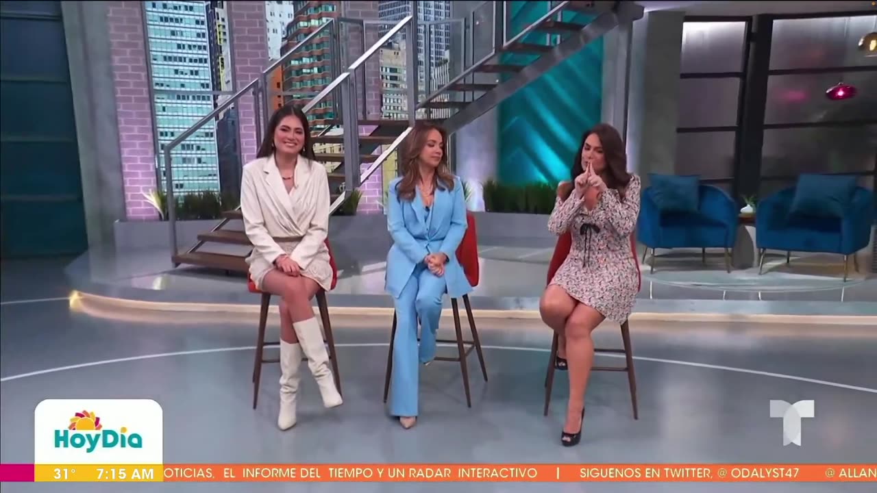 Hoy Hoy Hoy Who Doesnt Love Them White Boots