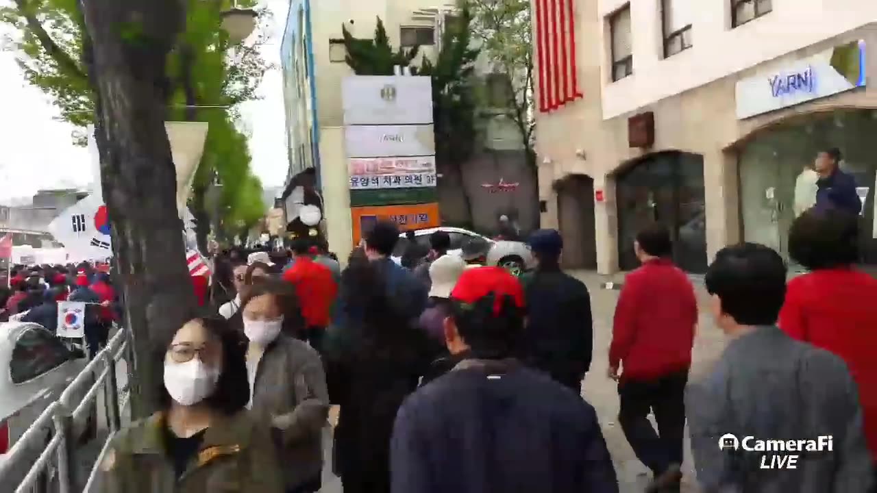 20190422_V3_S01(7lpUsnxKMTo)처음해보는 거리투쟁인데, 혹시 사진찍고 보여주기식은 아니겠지요_