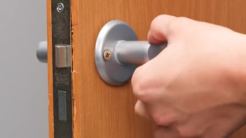 Fast door lock installation